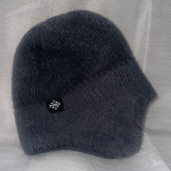 Winter hat - Picture 1 of 1